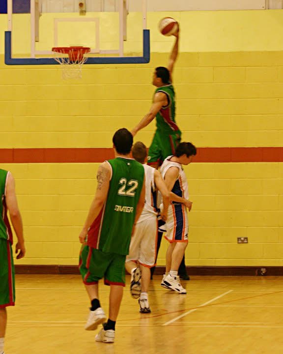 Orlando Meléndez in a professional basketball performance setting